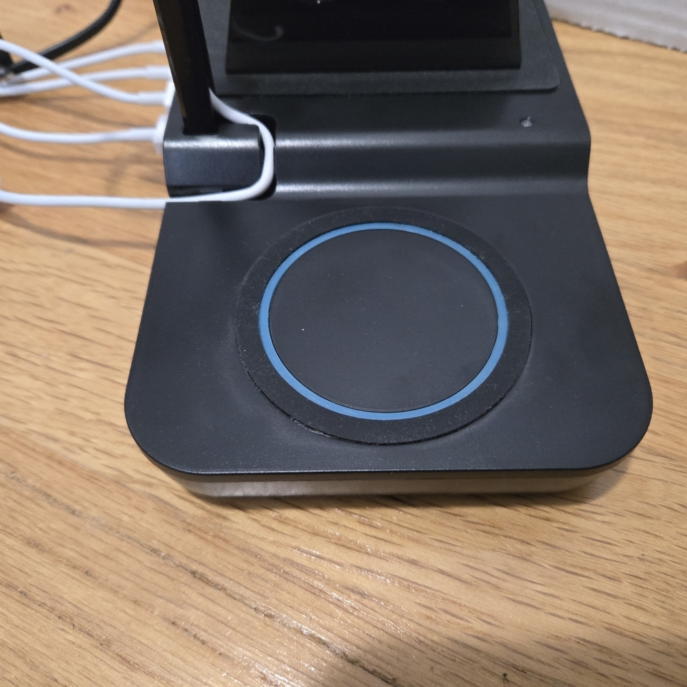 Multiple Devices Charging Station - Picture 3 of 9